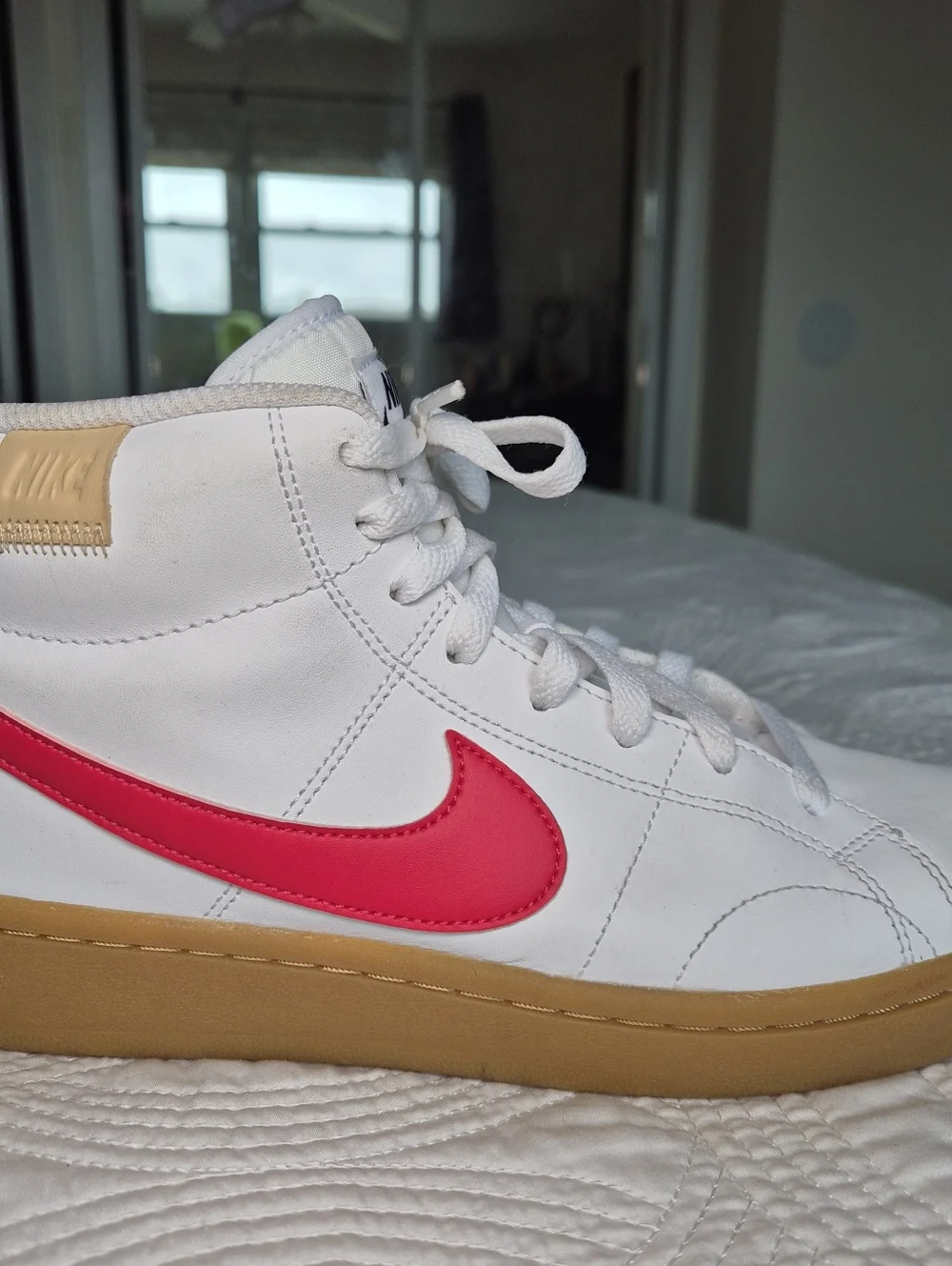 NIKE EUC 2021 Women’s Court Royale 2 Mid 'White Siren Red Gum' Size 8.5